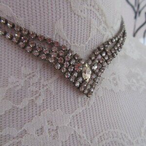 Vintage clear rhinestone chevron V necklace choker - super sparkling!!